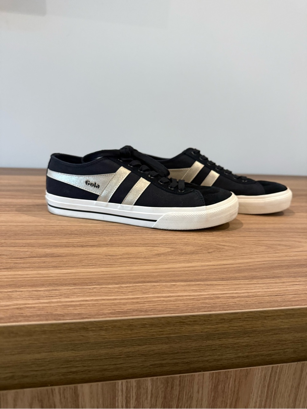 Gola Quota II Mirror Black Metallic Sneakers – Women’s 9